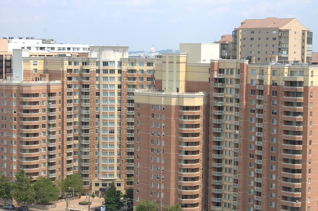 Crystal Quarters Corporate Housing At The Gramercy Арлингтон Номер фото